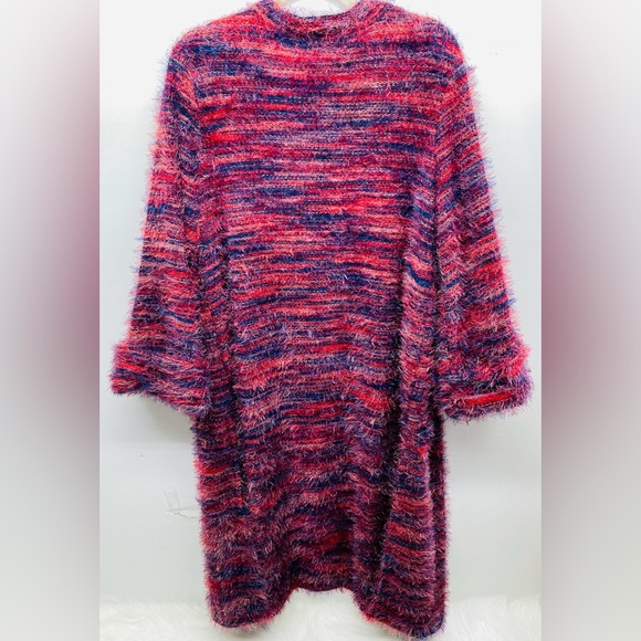 Cardigan Oversize Fits even Large Band of Free in red multi Soft and Comfy - NWT - Picture 6 of 7